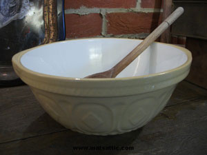 green mixing bowls