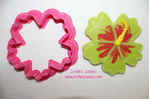 decorating flower cookies
