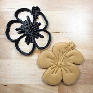 decorating flower sugar cookies