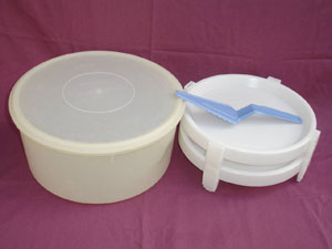 Antiquated Yellow Tupperware Cake Holder, Pie Carrier, Maxi Taker.